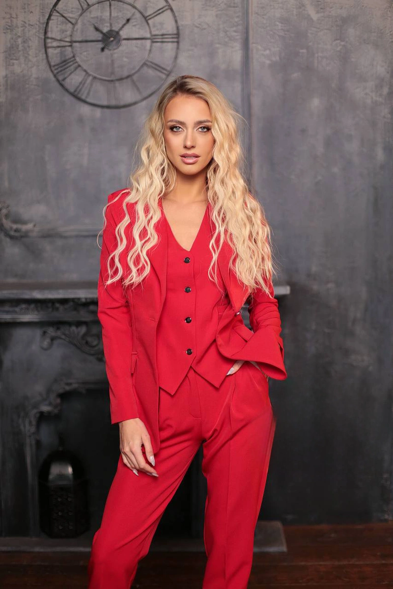 Three-piece pantsuit - Image 13