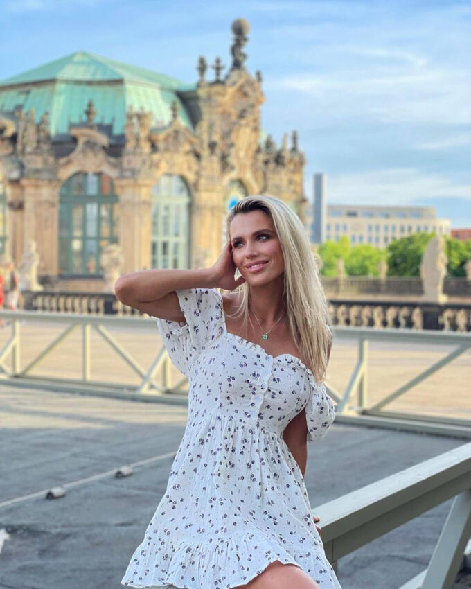 Mini dress