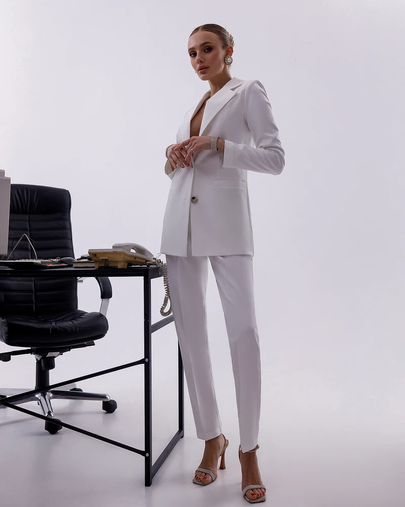 Two-piece Pantsuit — изображение 2