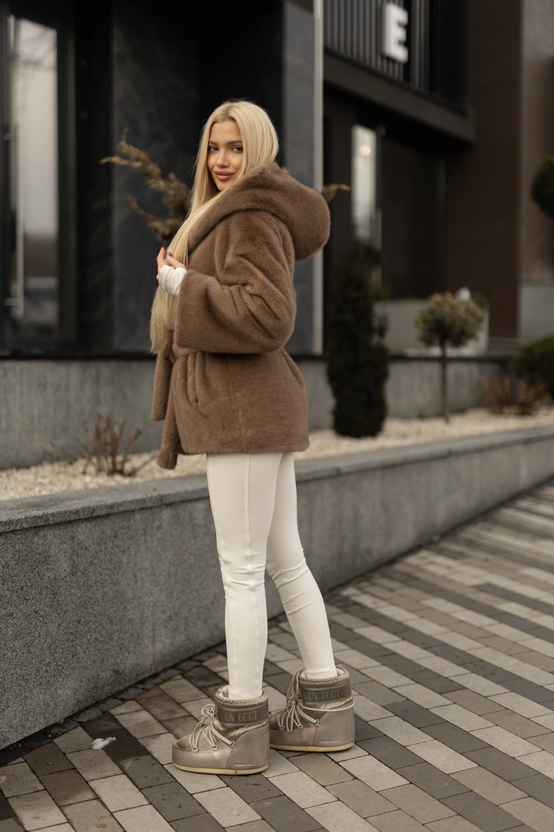 Faux fur luxury coat - Image 25