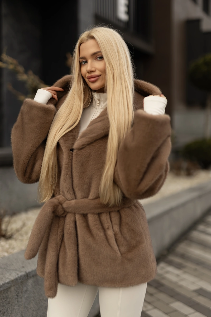 Faux fur luxury coat - Image 22