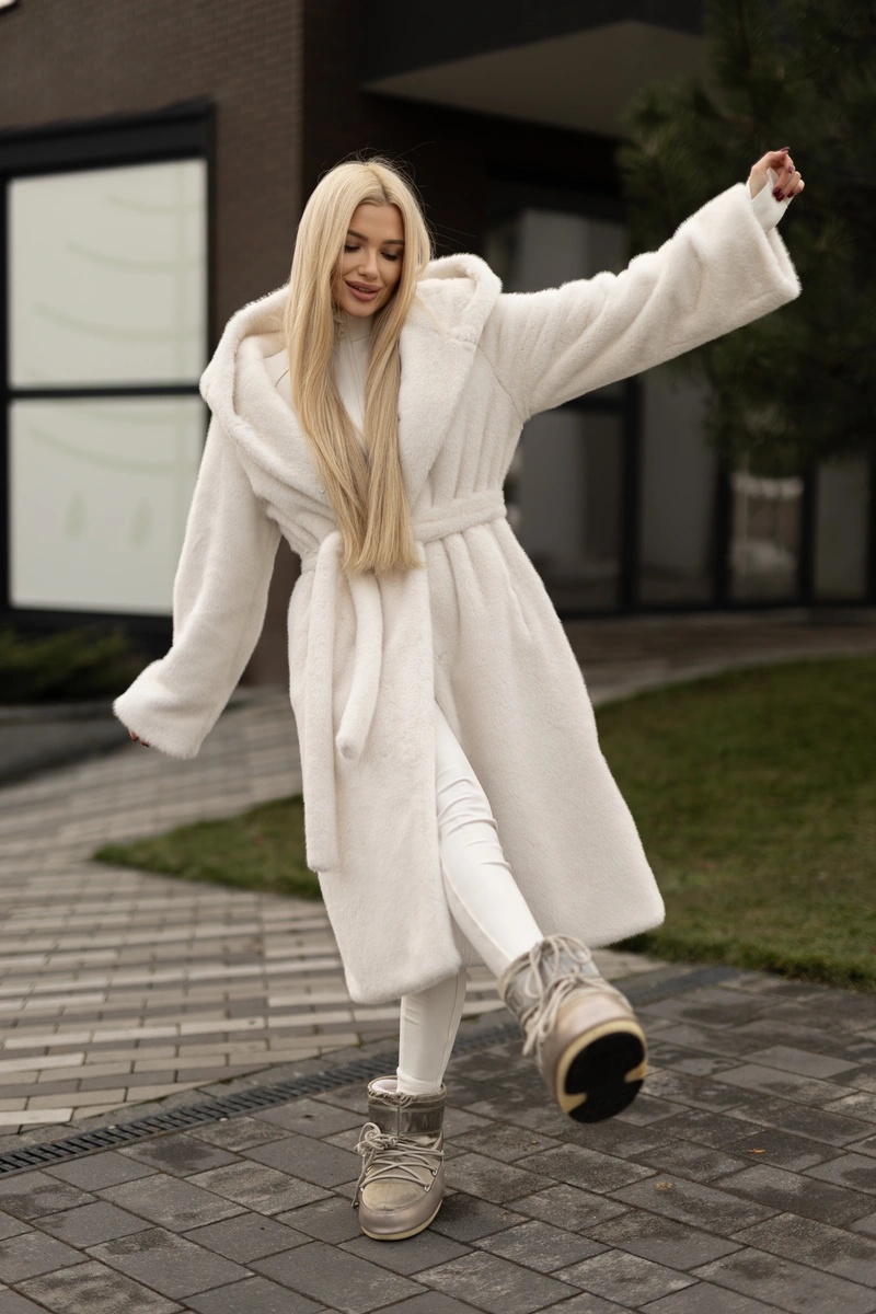 Faux fur luxury coat - Image 5