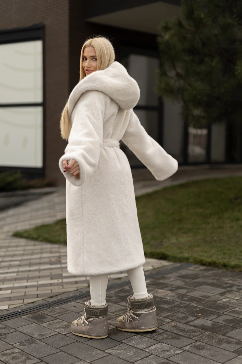 Faux fur luxury coat - Image 3