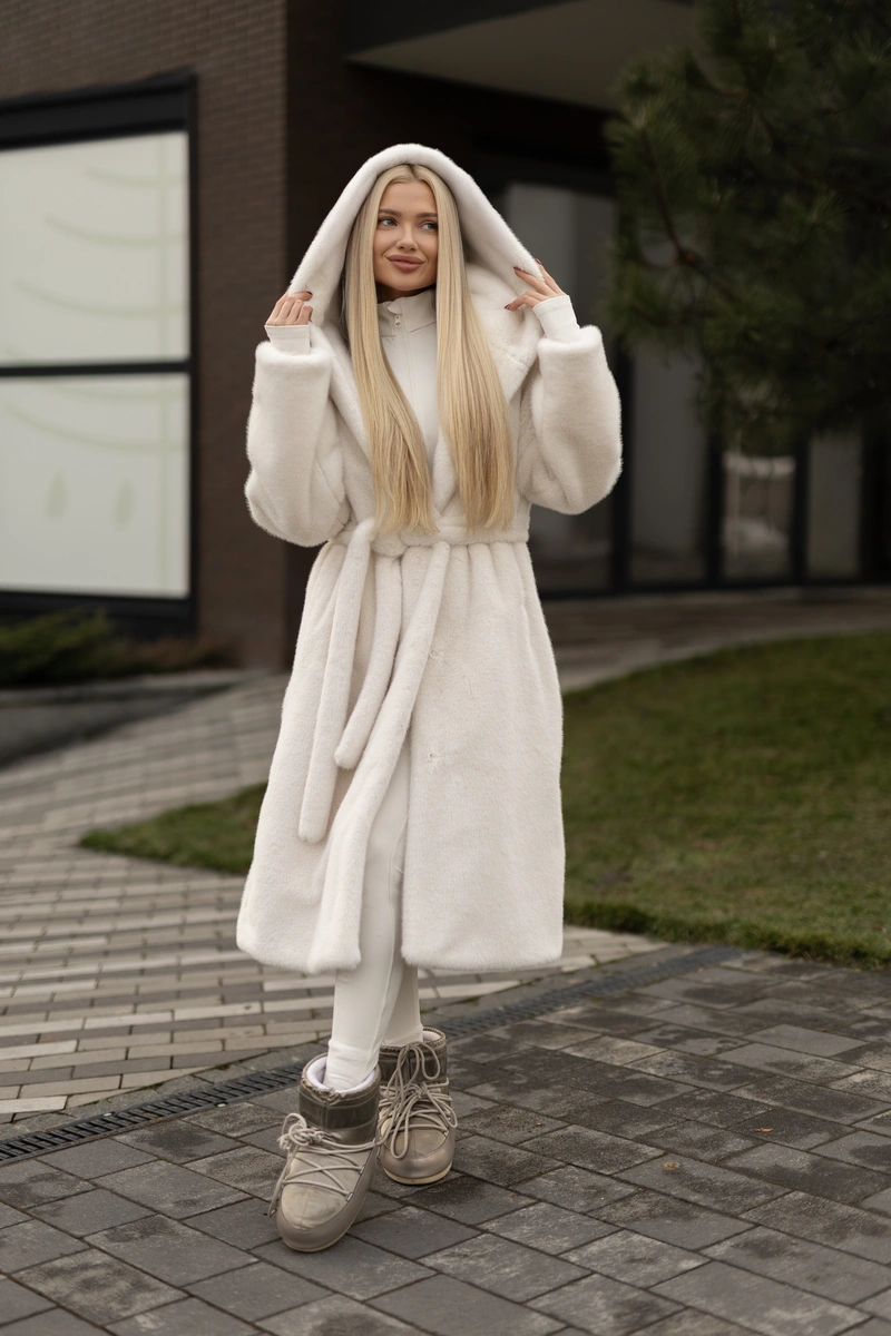 Faux fur luxury coat - Image 2