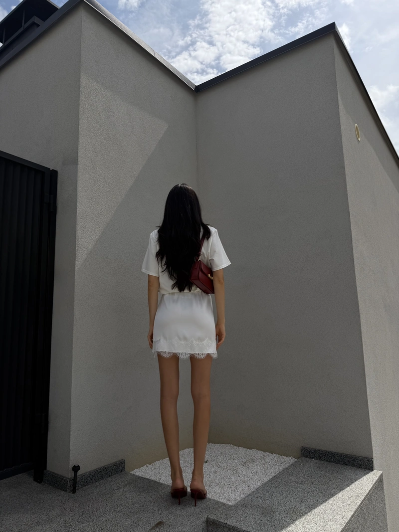 Éloise Lace Mini Skirt - Image 9